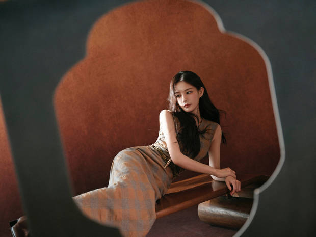 李一桐身材比例完美。